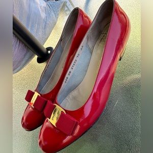 Salvatore Ferragamo Boutique Red Vara Bow Leather Pump Shoes Size 10